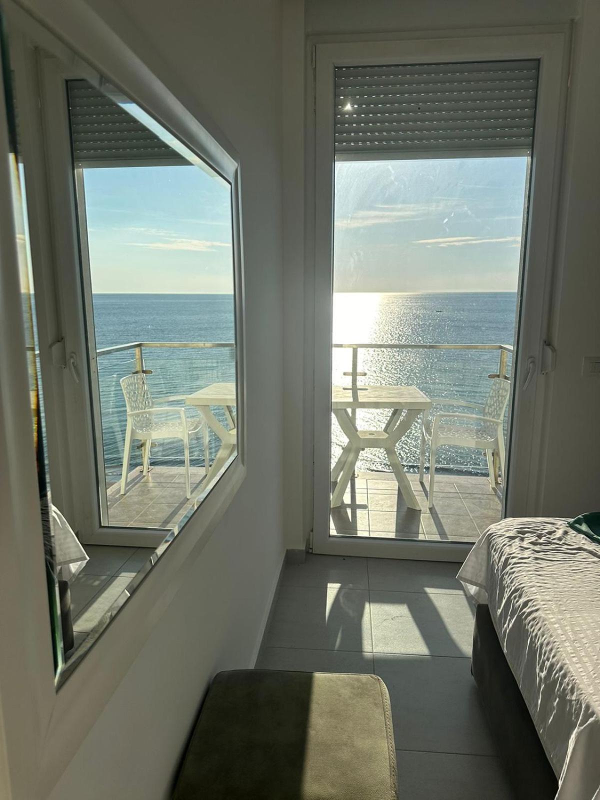 Deluxe With Balcony Shengjin