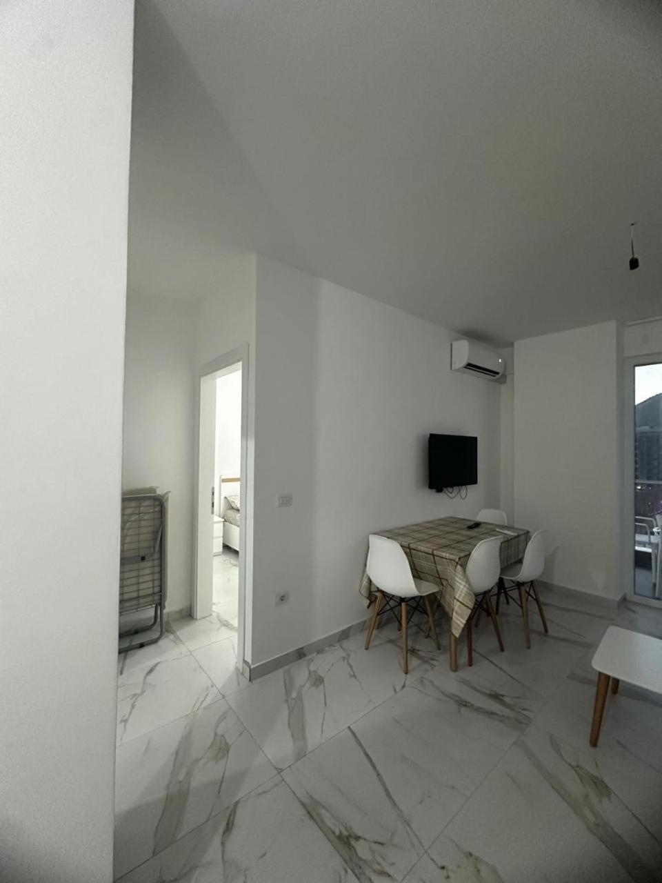 Deluxe With Balcony Apartment