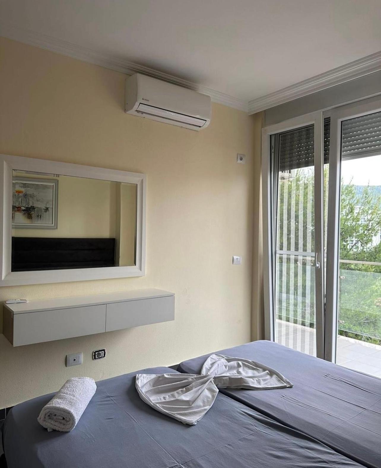 Deluxe With Balcony Shëngjin