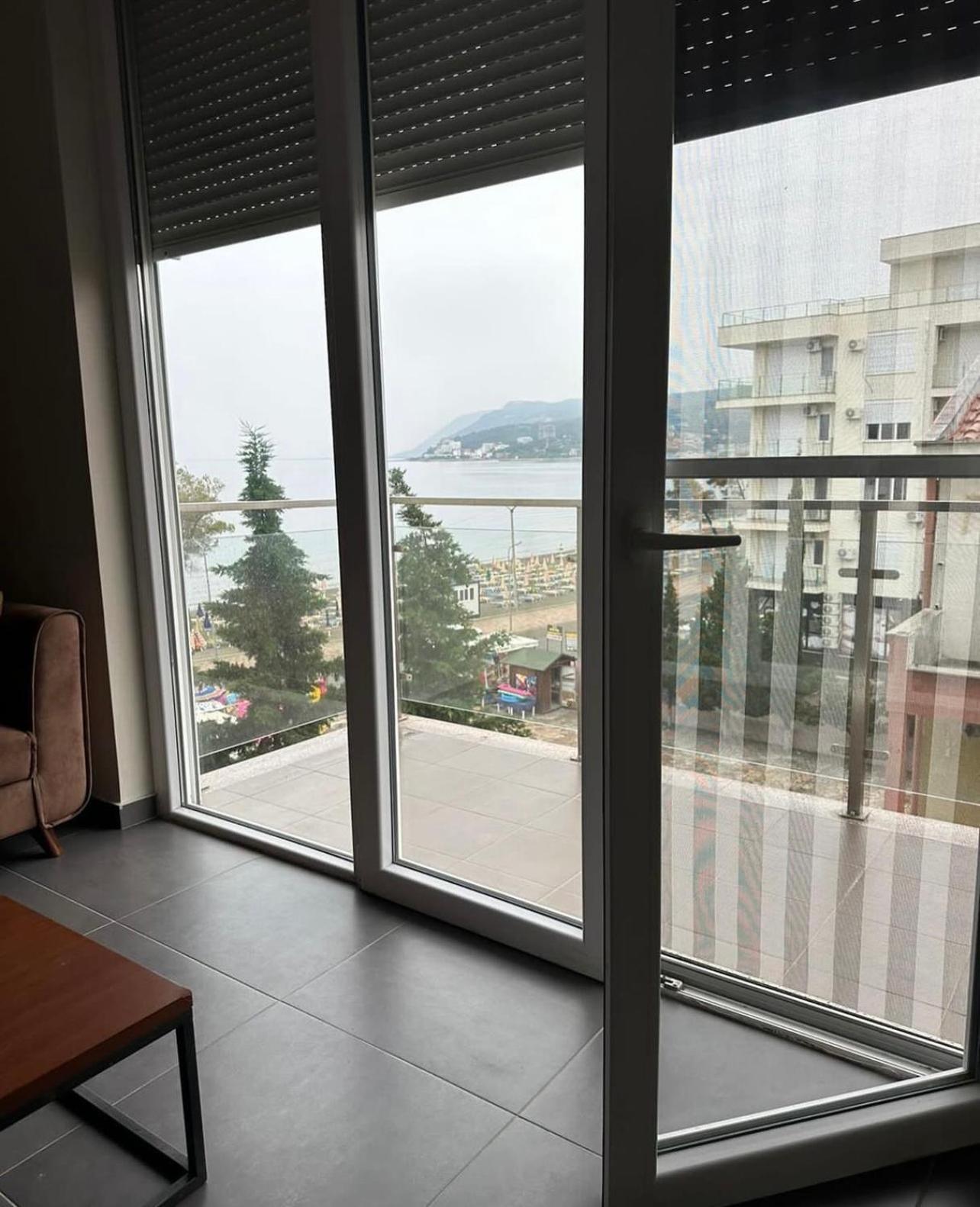 Deluxe With Balcony Shëngjin