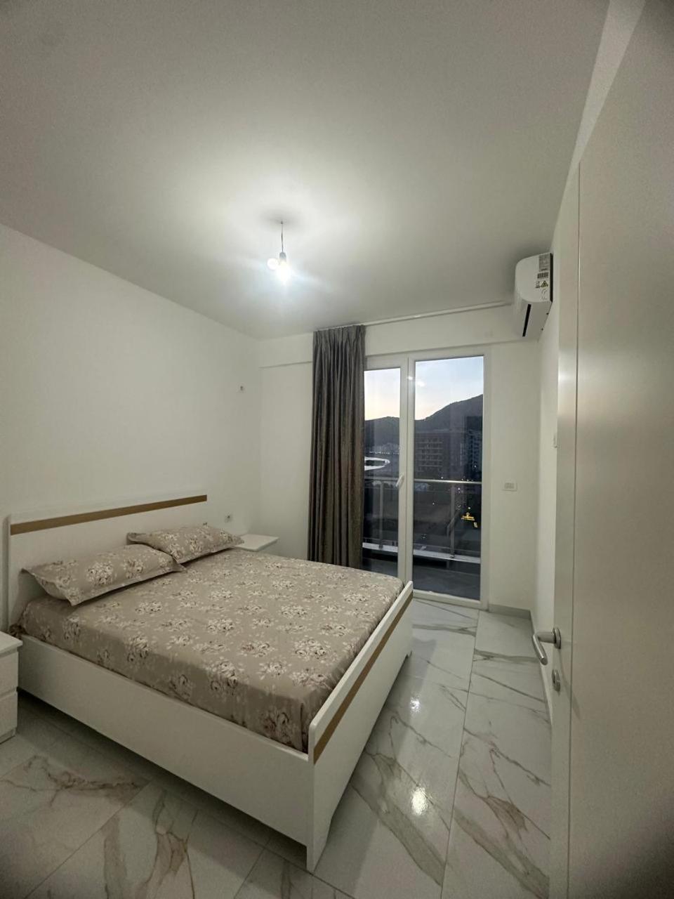 Deluxe With Balcony Apartament *